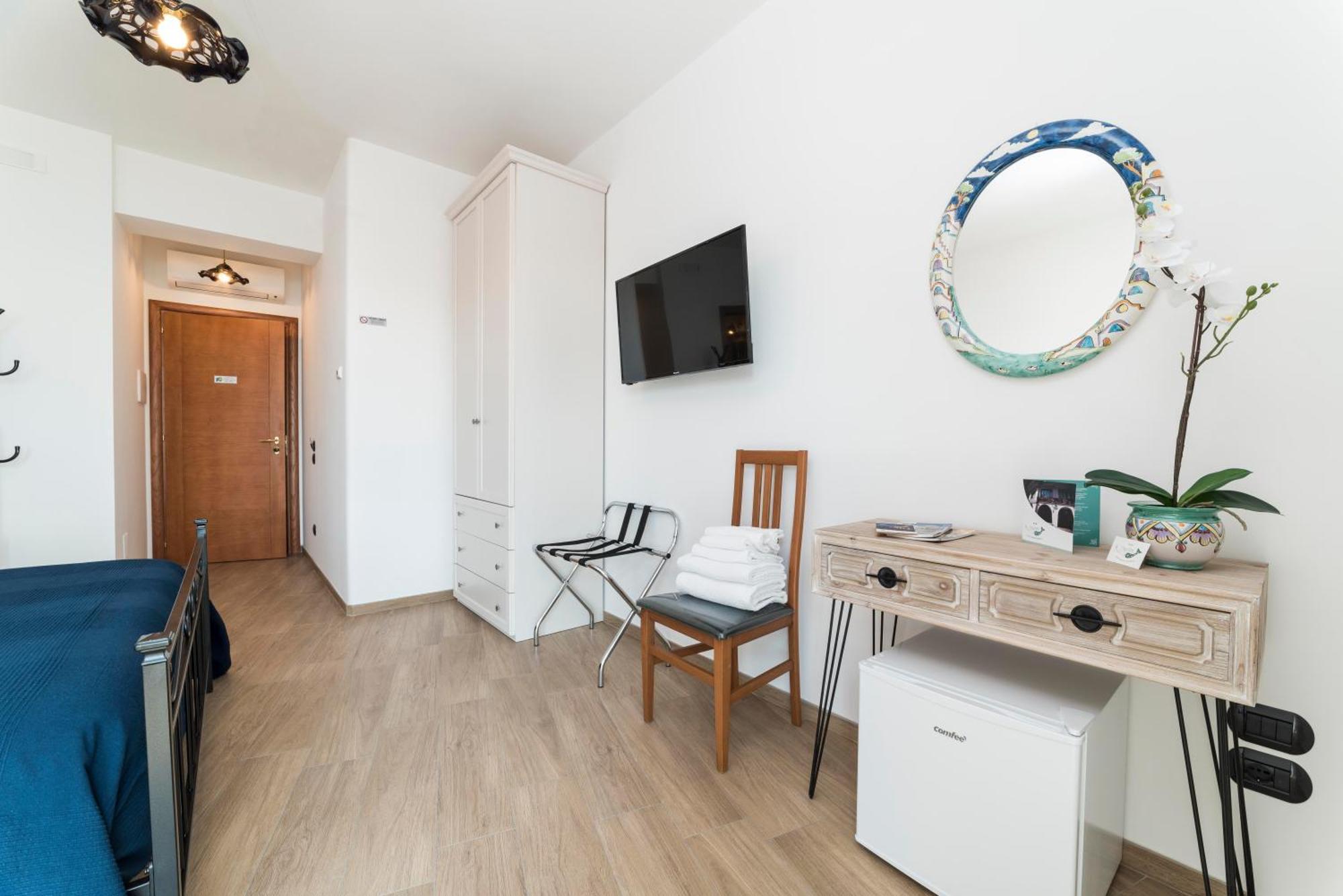 B&B Palazzo Pinto 2 Vietri Eksteriør billede